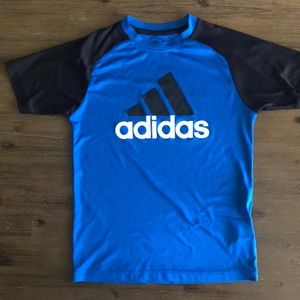 Adidas Boys sports t-shirt Climalite - M